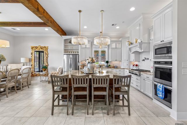 2537 Tiger Crossing Dr, Baton Rouge, LA 70810