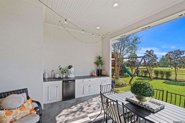 2537 Tiger Crossing Dr, Baton Rouge, LA 70810