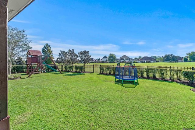 2537 Tiger Crossing Dr, Baton Rouge, LA 70810