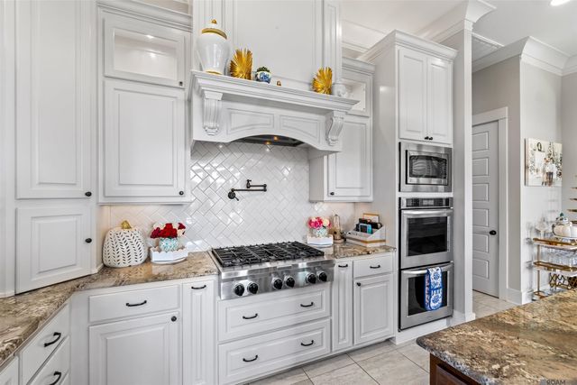 2537 Tiger Crossing Dr, Baton Rouge, LA 70810