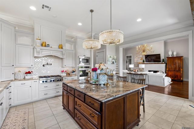 2537 Tiger Crossing Dr, Baton Rouge, LA 70810