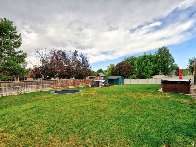 10318 S SILVER WILLOW DR, Sandy, UT 84070