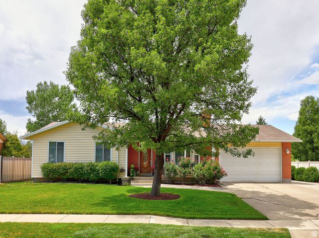 10318 S SILVER WILLOW DR, Sandy, UT 84070