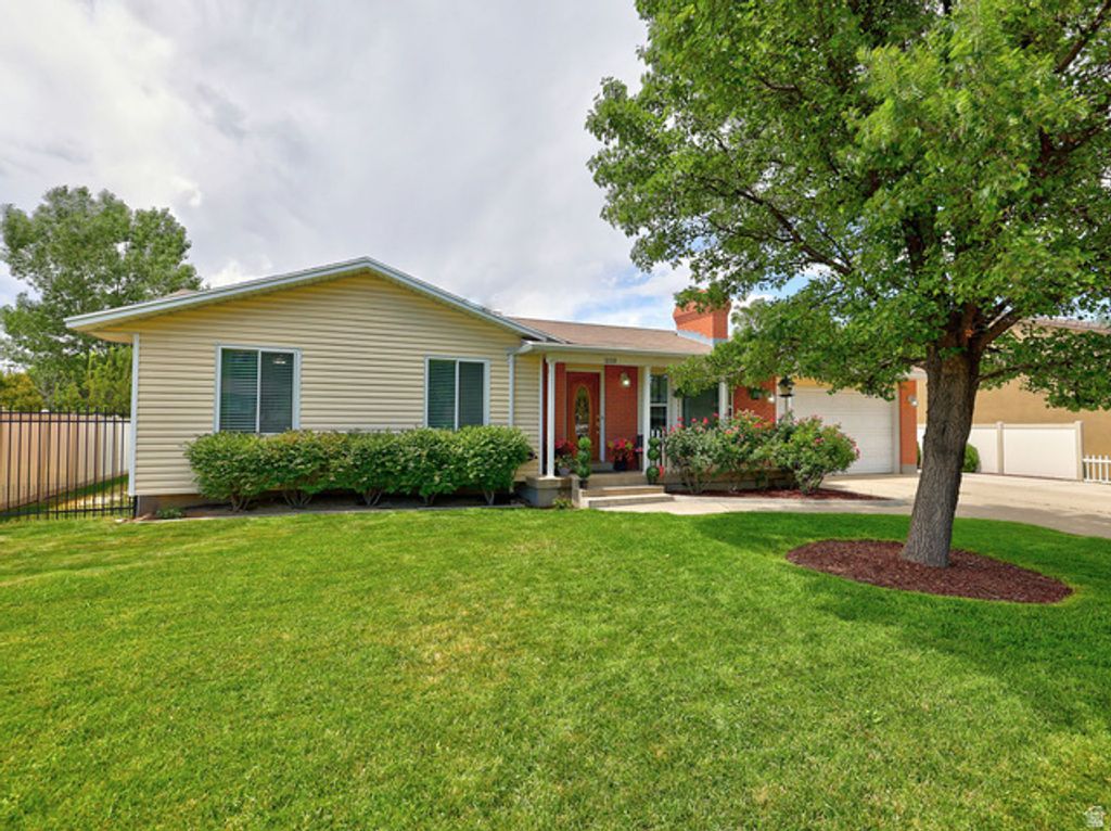 10318 S SILVER WILLOW DR, Sandy, UT 84070
