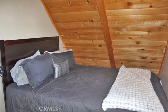 556 Villa Grove Avenue, Big Bear City, CA 92314