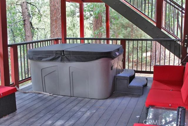 556 Villa Grove Avenue, Big Bear City, CA 92314