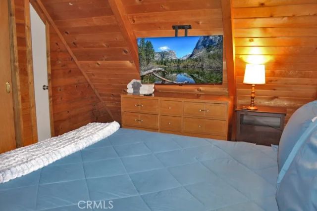 556 Villa Grove Avenue, Big Bear City, CA 92314