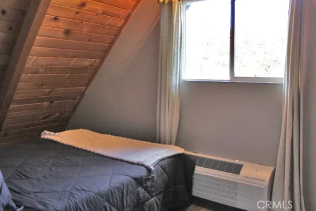 556 Villa Grove Avenue, Big Bear City, CA 92314