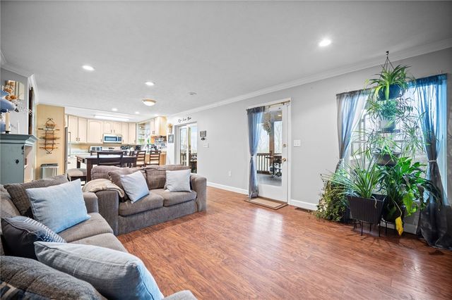 1021 Greggerson Rd, Irwin, PA 15642