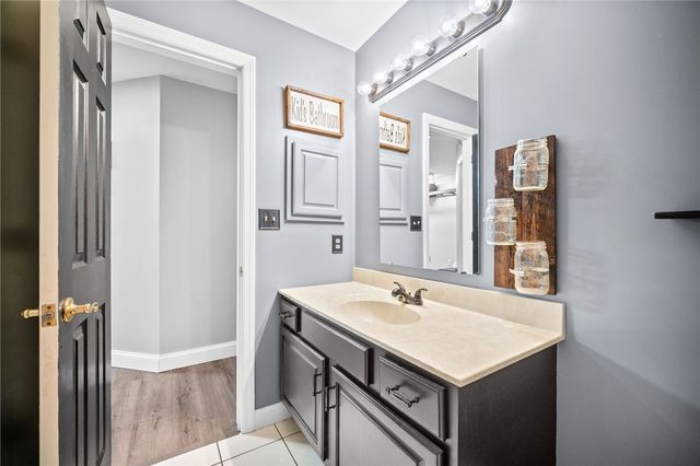 1021 Greggerson Rd, Irwin, PA 15642