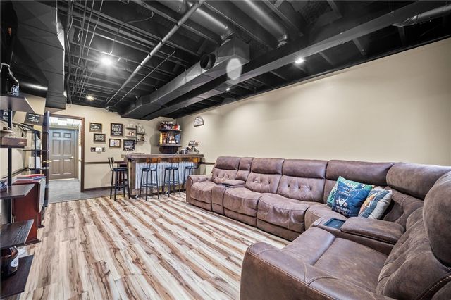 1021 Greggerson Rd, Irwin, PA 15642