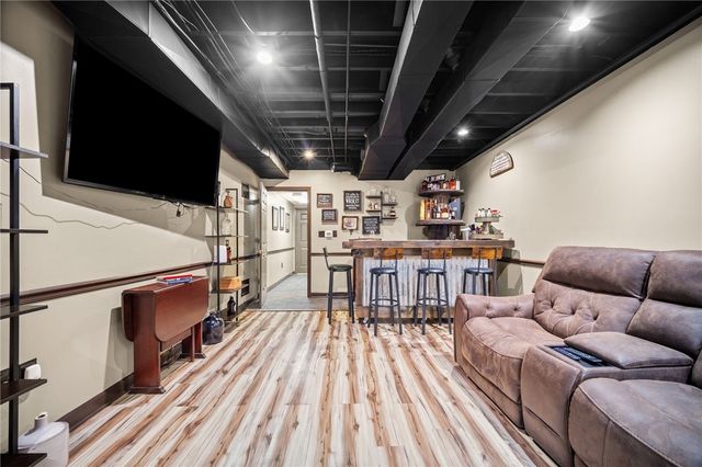 1021 Greggerson Rd, Irwin, PA 15642