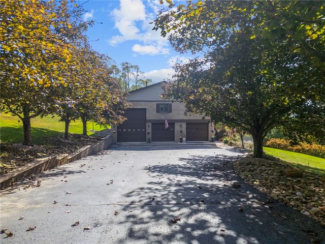 1021 Greggerson Rd, Irwin, PA 15642
