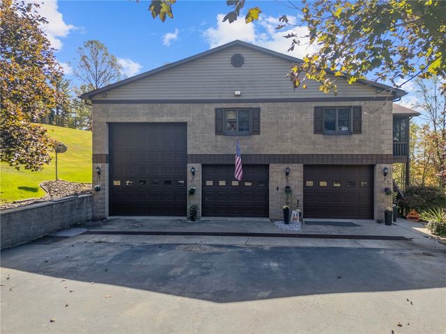 1021 Greggerson Rd, Irwin, PA 15642