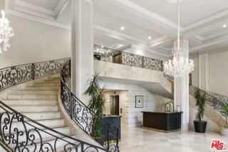 425 N Maple Drive 206, Beverly Hills, CA 90210