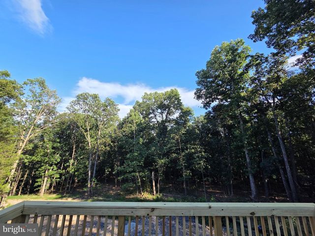 150 FOUR SEASONS DR E, Gore, VA 22637