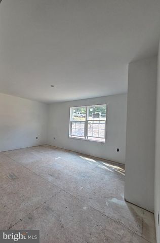 150 FOUR SEASONS DR E, Gore, VA 22637