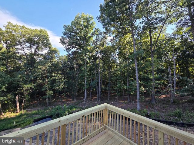 150 FOUR SEASONS DR E, Gore, VA 22637