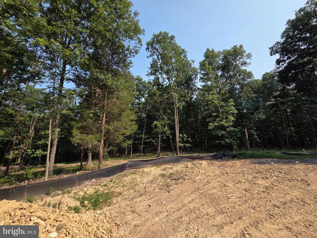 150 FOUR SEASONS DR E, Gore, VA 22637