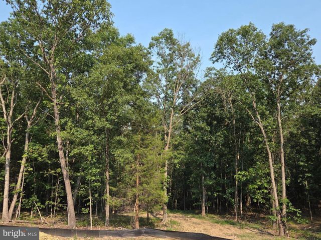 150 FOUR SEASONS DR E, Gore, VA 22637
