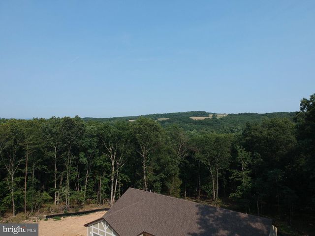 150 FOUR SEASONS DR E, Gore, VA 22637