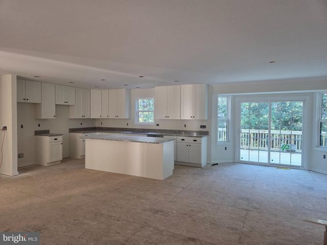 150 FOUR SEASONS DR E, Gore, VA 22637