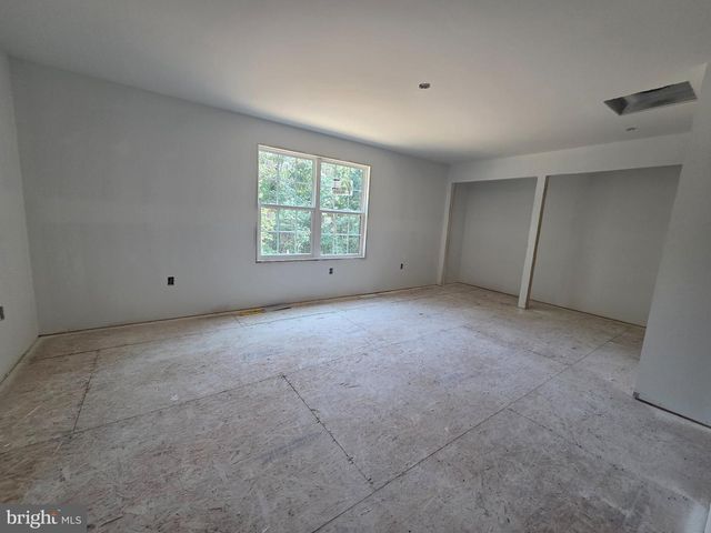 150 FOUR SEASONS DR E, Gore, VA 22637