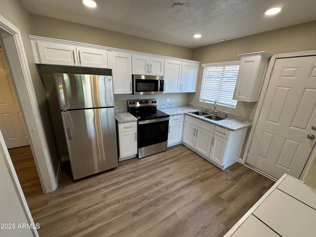 1109 N 11TH Street, Phoenix, AZ 85006