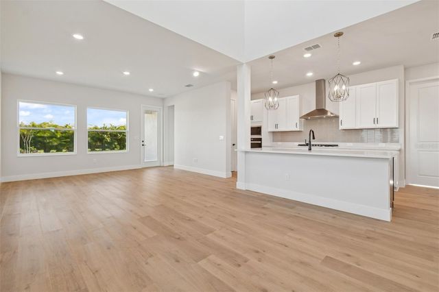 5129 CHAPEL ROW AVENUE, Apollo Beach, FL 33572