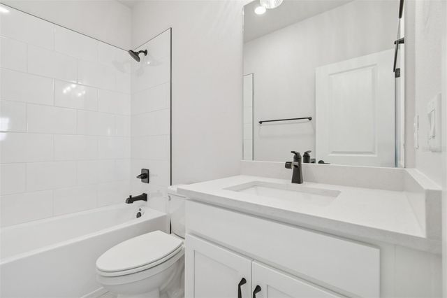 5129 CHAPEL ROW AVENUE, Apollo Beach, FL 33572