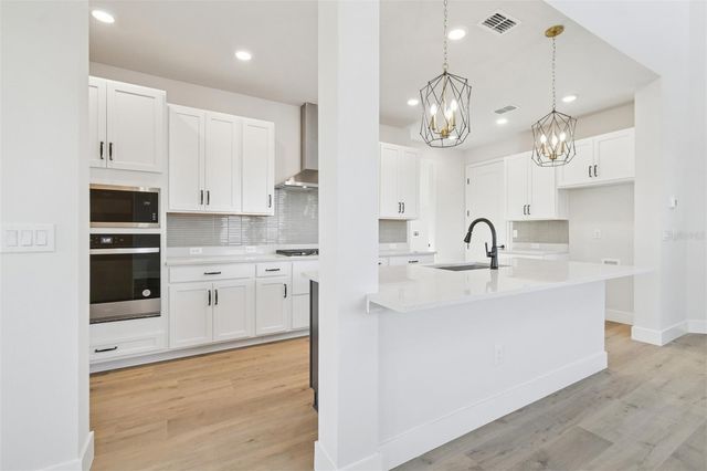 5129 CHAPEL ROW AVENUE, Apollo Beach, FL 33572