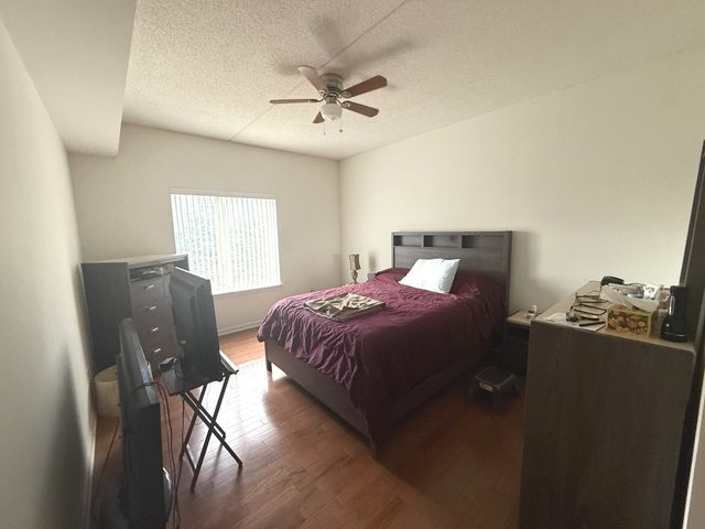 855 E 22nd Street 202, Lombard, IL 60148