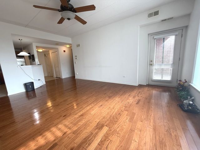 855 E 22nd Street 202, Lombard, IL 60148