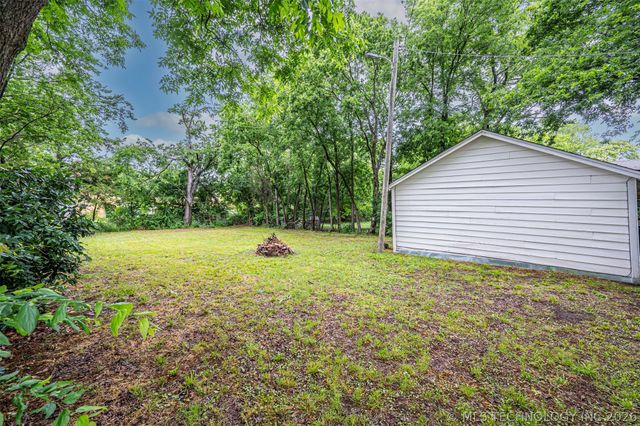 1305 Hargrove Street, Ardmore, OK 73401