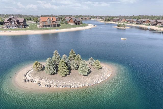 N8098 15th AVENUE, New Lisbon, WI 53950