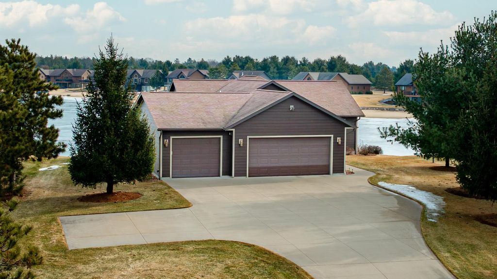 N8098 15th AVENUE, New Lisbon, WI 53950