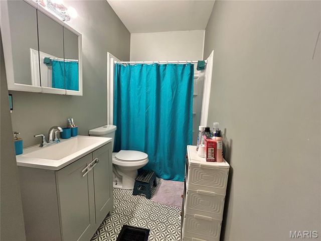 1305 Clawson Street, Alton, IL 62002
