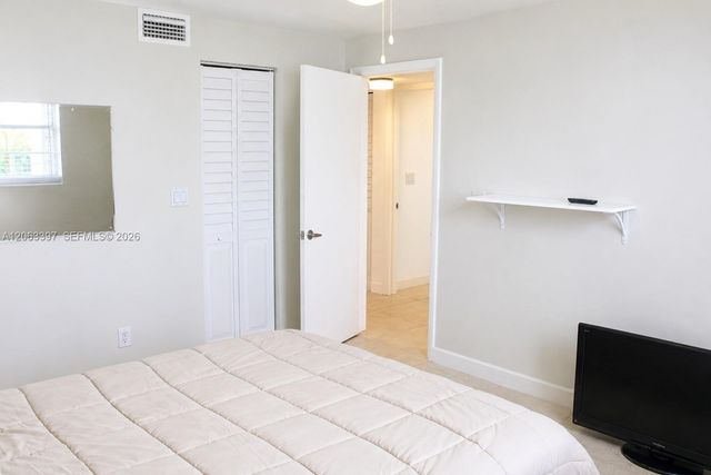 401 SE 3rd St 608, Dania Beach, FL 33004