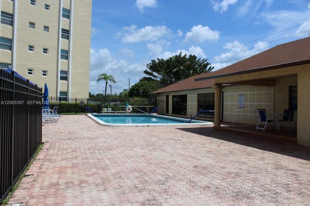 401 SE 3rd St 608, Dania Beach, FL 33004