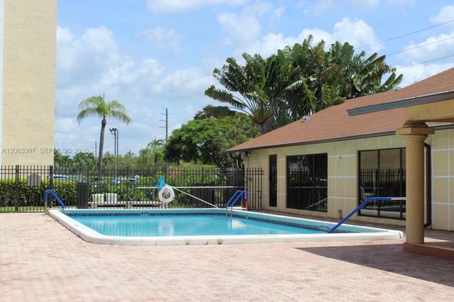 401 SE 3rd St 608, Dania Beach, FL 33004