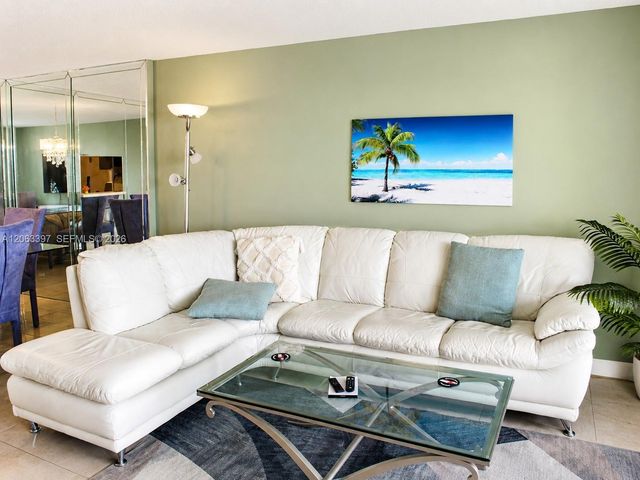 401 SE 3rd St 608, Dania Beach, FL 33004