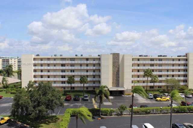 401 SE 3rd St 608, Dania Beach, FL 33004