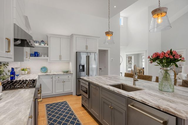 4 Monomoy Lane, Orleans, MA 02653
