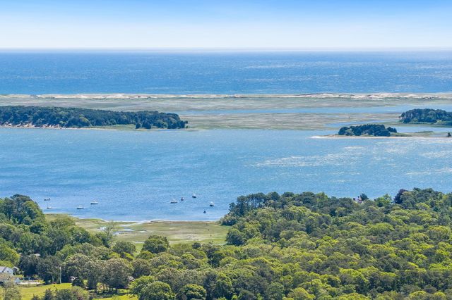 4 Monomoy Lane, Orleans, MA 02653
