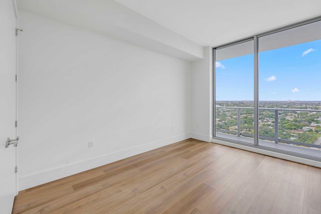 220 Lake Shore Drive 1908, Lake Park, FL 33403