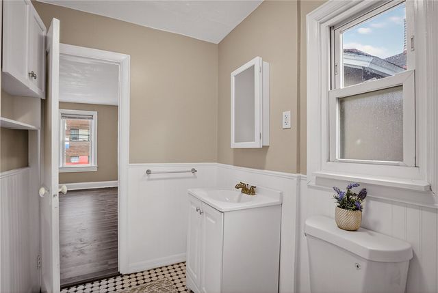 621 Washington Ave, Carnegie, PA 15106