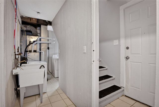 621 Washington Ave, Carnegie, PA 15106