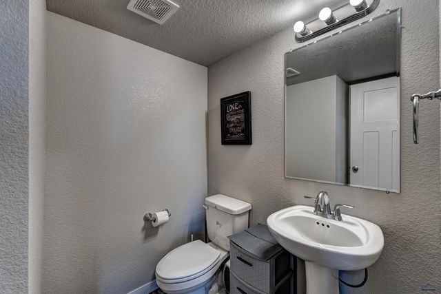 412 HENRY POTTER RD, Box Elder, SD 57719