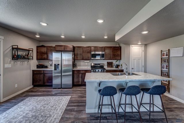 412 HENRY POTTER RD, Box Elder, SD 57719