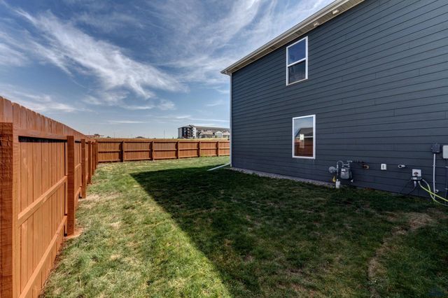 412 HENRY POTTER RD, Box Elder, SD 57719